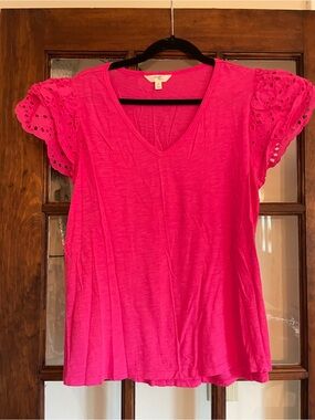 Terra & Sky Hot Pink V-Neck Eyelet Sleeve Top